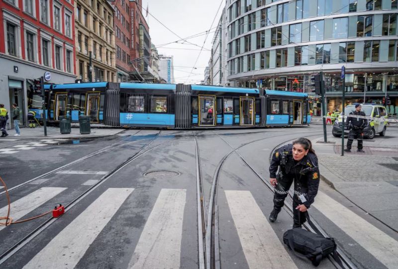 World News: Tram crashes into store in central Oslo